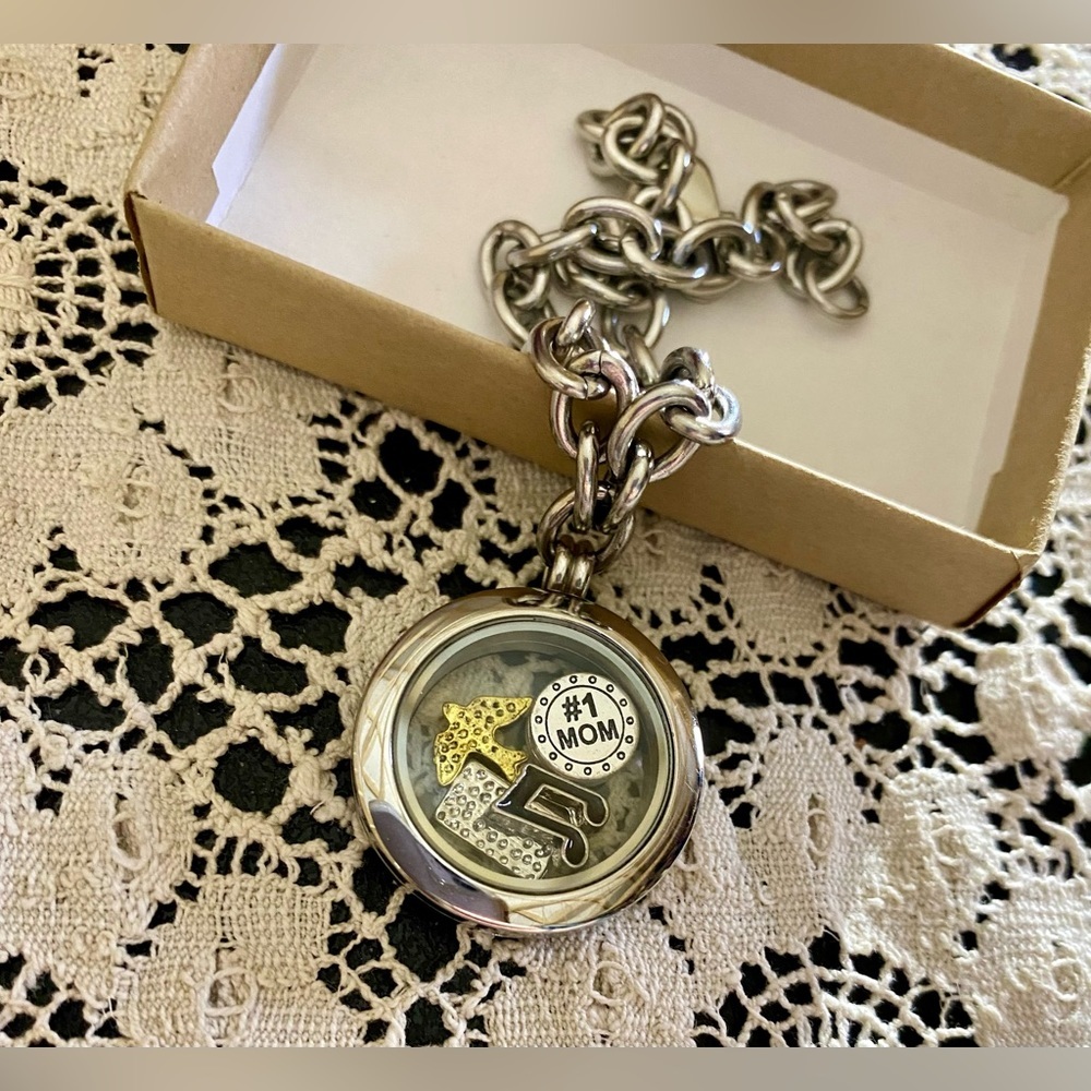 💥Stainless Steel 5 Charm Locket Bracelet💥